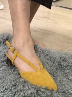 Women's Yellow Suede Pointed Slingback Heels
